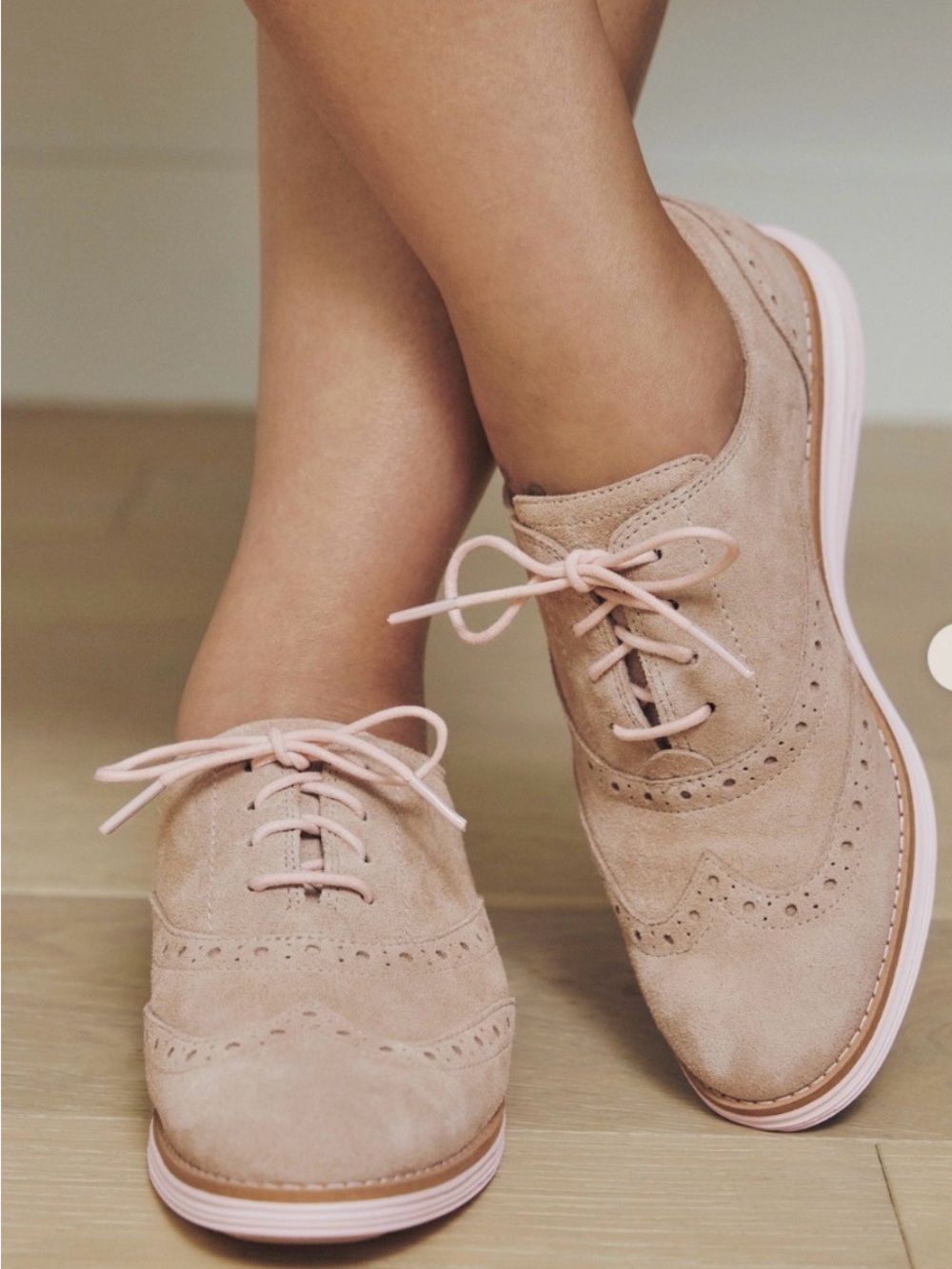 Cole Haan Women's ØriginalGrand
Wingtip Oxford, size 6.5, only wore once